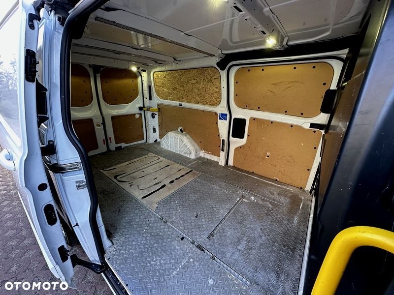 Ford Transit Custom - 13