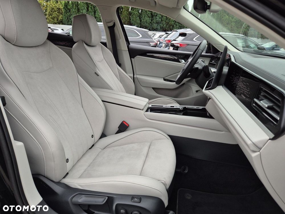 Volkswagen Passat 2.0 TDI SCR 4Mot Elegance DSG - 14