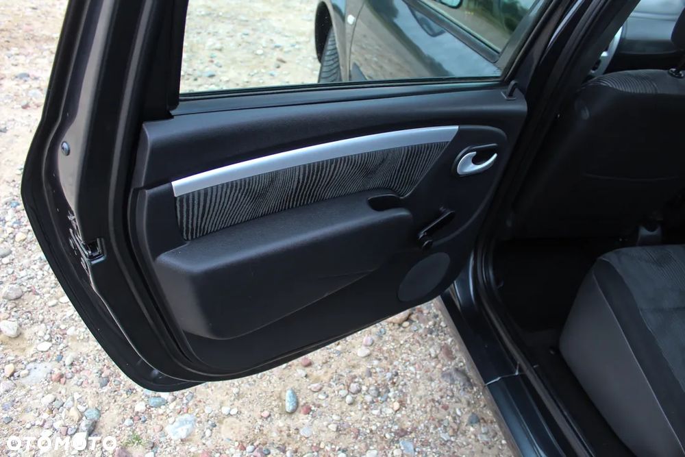 Dacia Logan 1.6 Laureate - 19