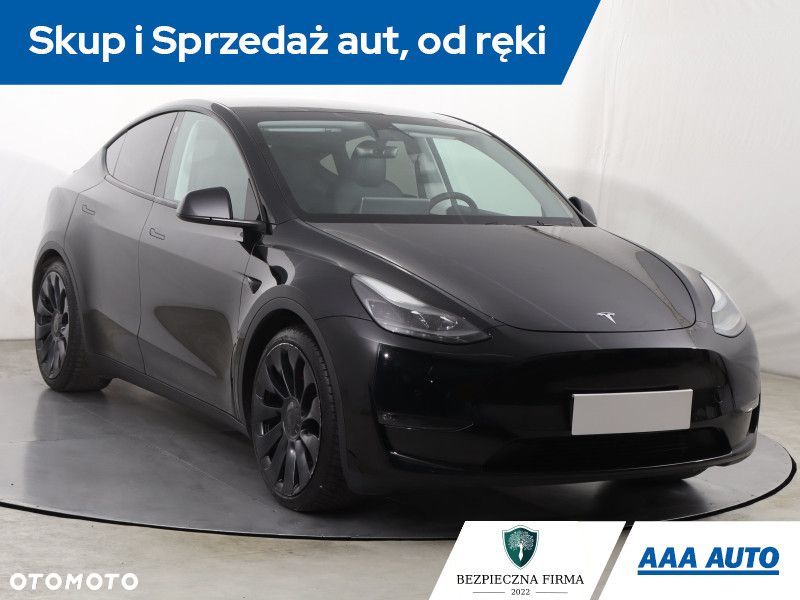 Tesla Model Y - 3