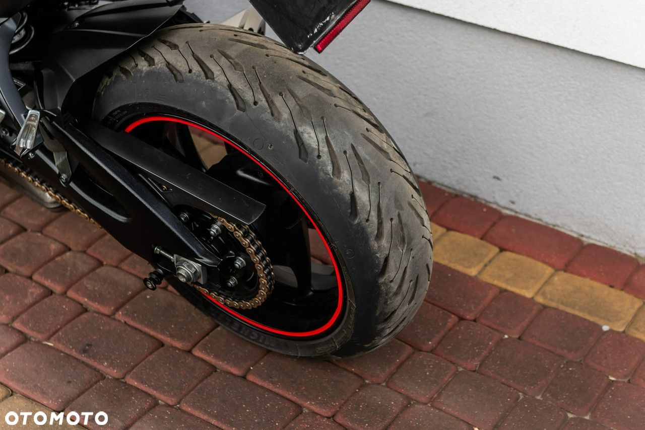 Suzuki GSX - 8
