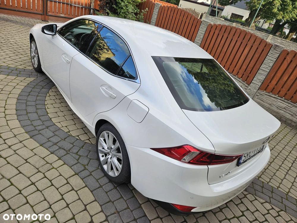 Lexus IS 200t Elite - 12