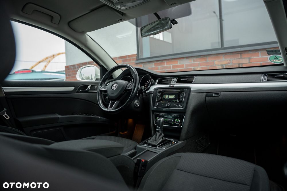 Skoda Superb 2.0 TDI DSG Active - 29