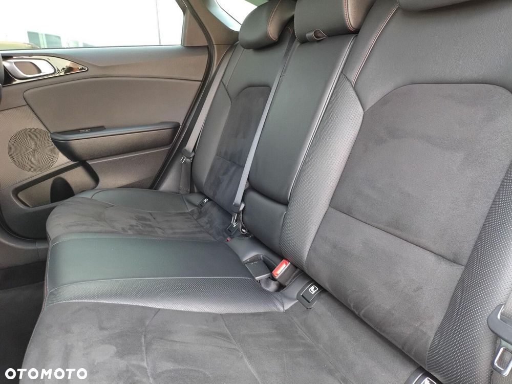 Kia ProCeed 1.6 T-GDI GT DCT - 29