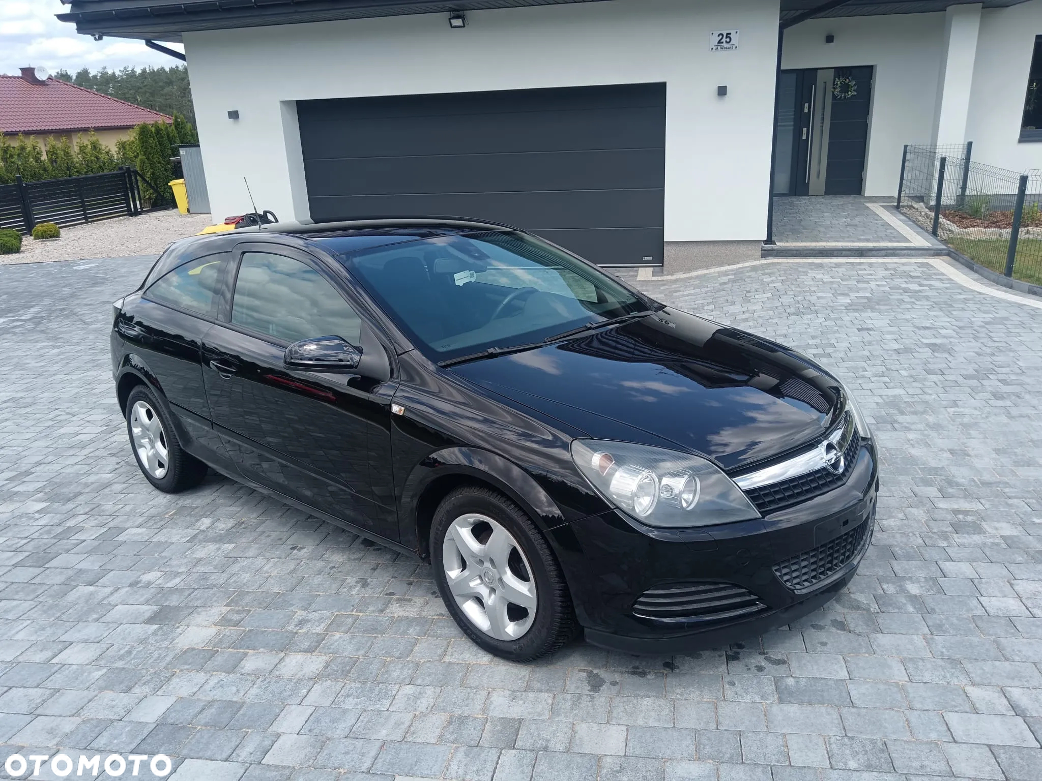 Opel Astra GTC 1.6 - 4