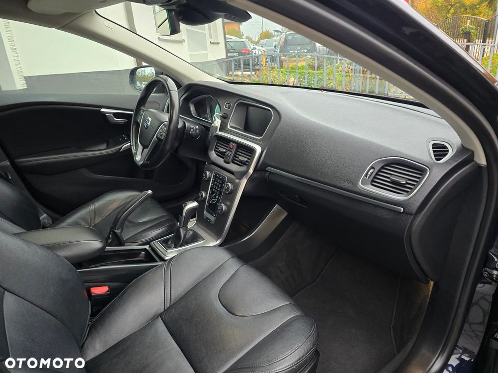 Volvo V40 D2 Summum - 24