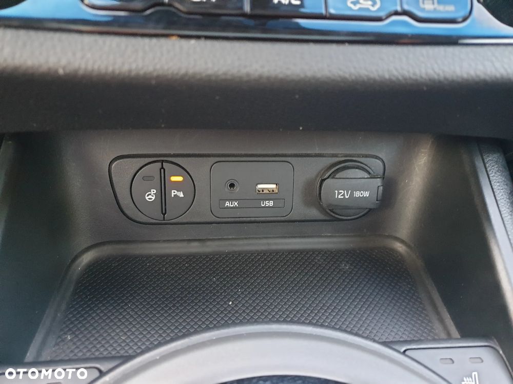 Kia Sportage 1.6 GDI 2WD Dream-Team Edition - 24