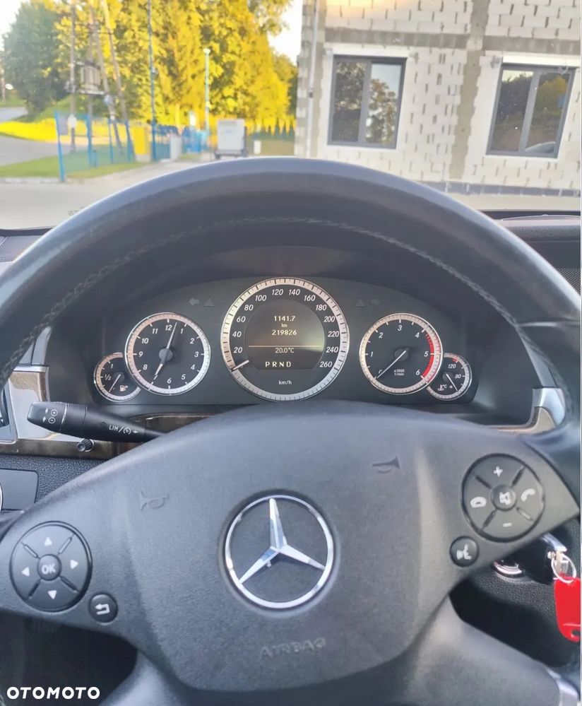 Mercedes-Benz Klasa E 250 CDI DPF BlueEFFICIENCY Automatik Elegance - 9