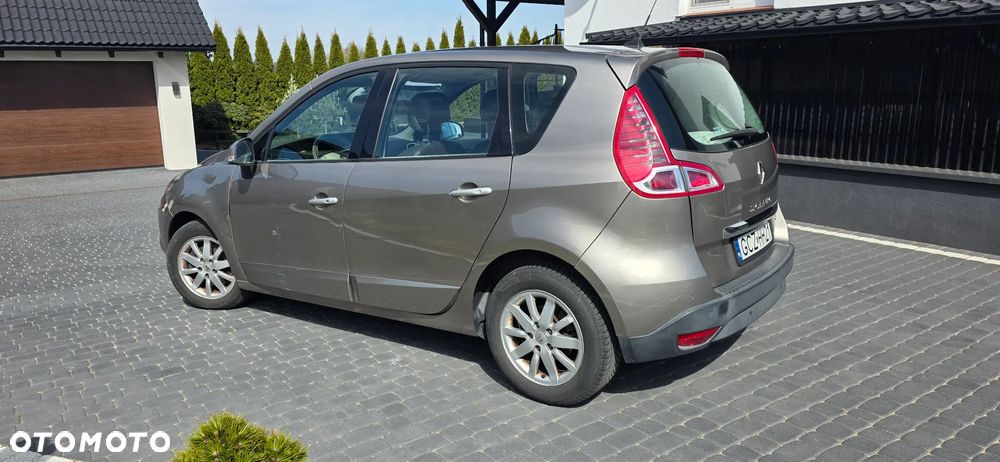 Renault Scenic 1.5 dCi Confort Privilege - 4