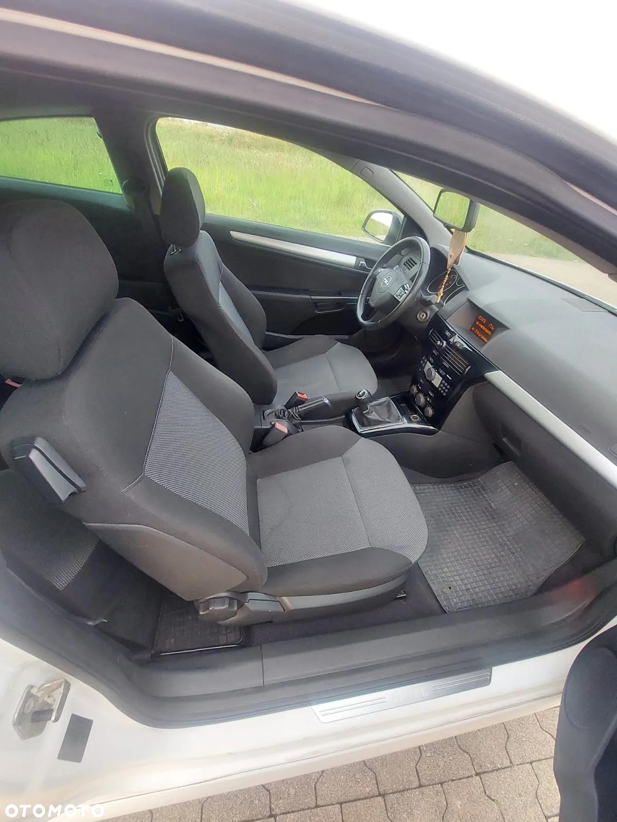 Opel Astra GTC 1.6 - 14