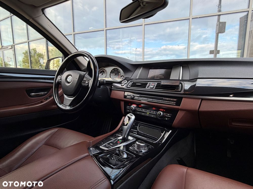 BMW Seria 5 520d Luxury Line - 28