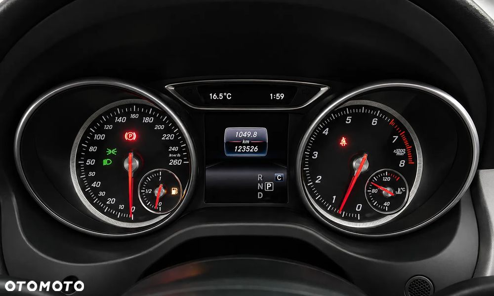 Mercedes-Benz CLA 250 4-Matic AMG Line - 16