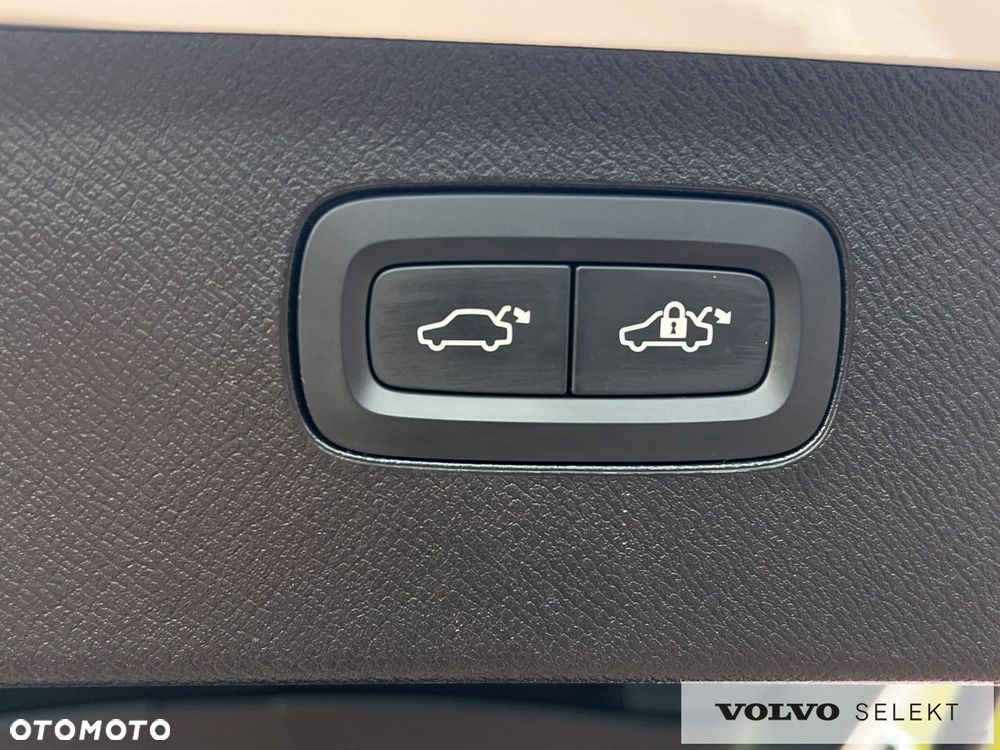 Volvo XC 90 - 22