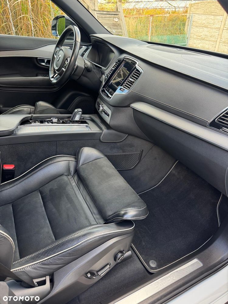 Volvo XC 90 - 9