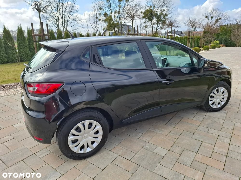 Renault Clio - 22