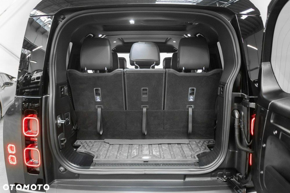 Land Rover Defender - 27