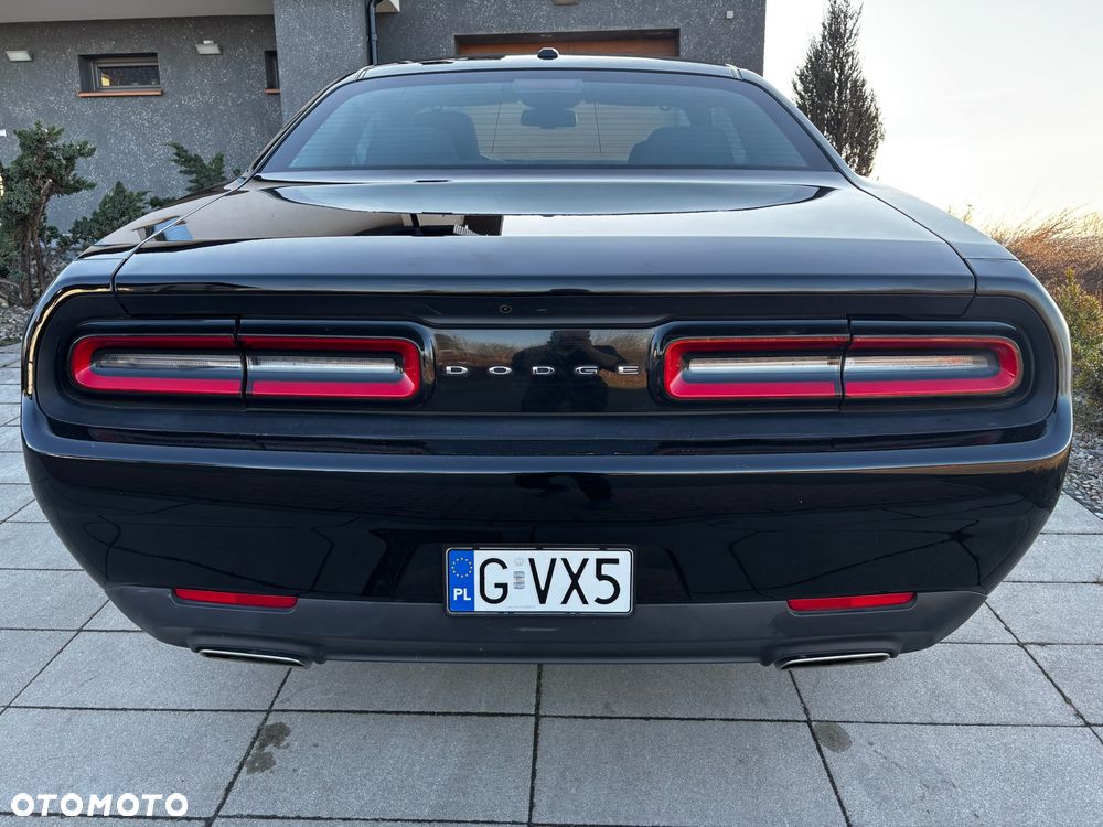 Dodge Challenger - 5
