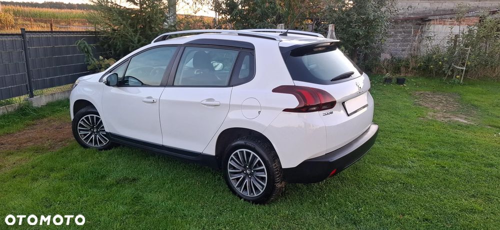 Peugeot 2008 1.2 Pure Tech Style EU6 - 33
