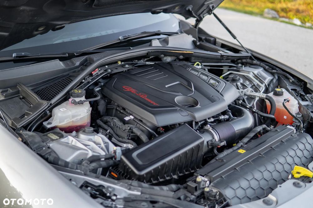 Alfa Romeo Giulia 2.0 Turbo 16V AT8-Q4 Veloce Ti - 41