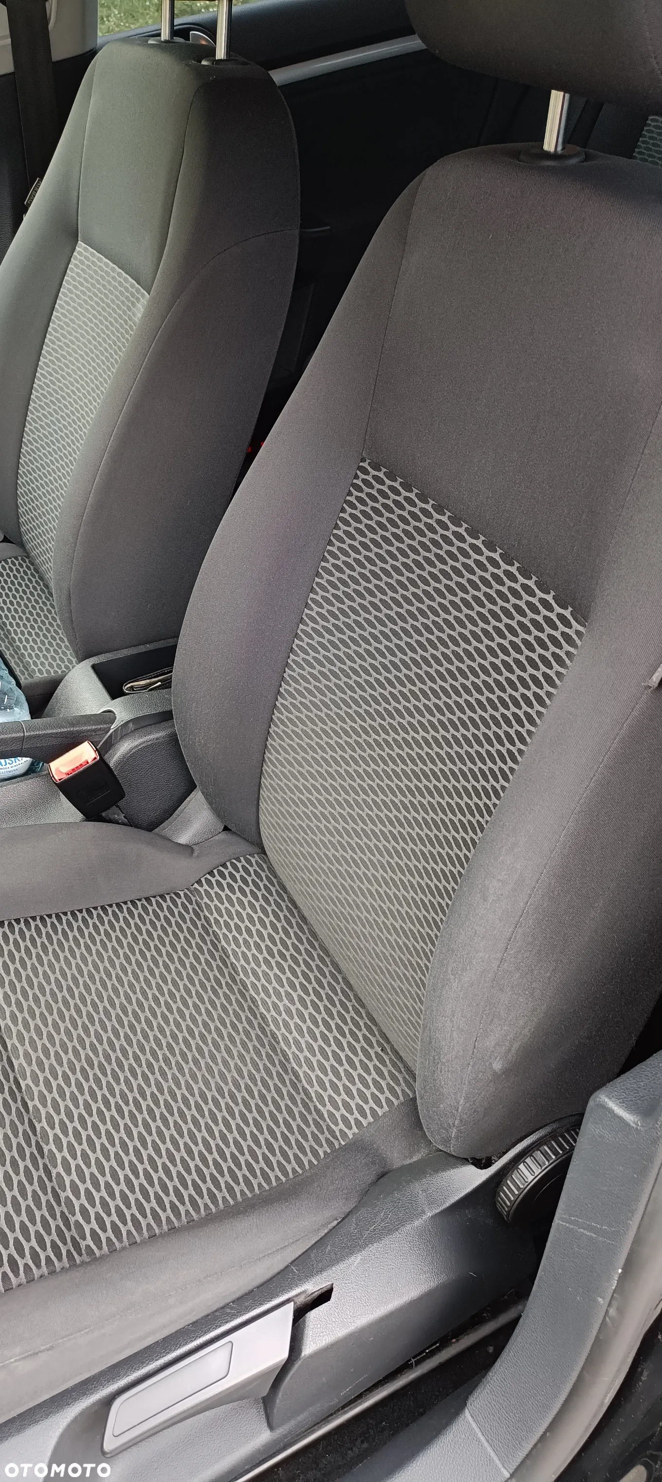 Volkswagen Golf 1.6 TDI DPF Comfortline - 19