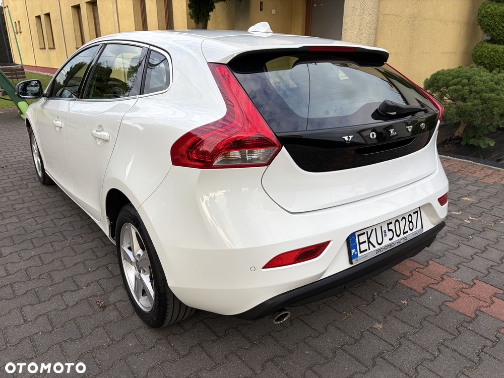 Volvo V40 D3 Momentum - 9