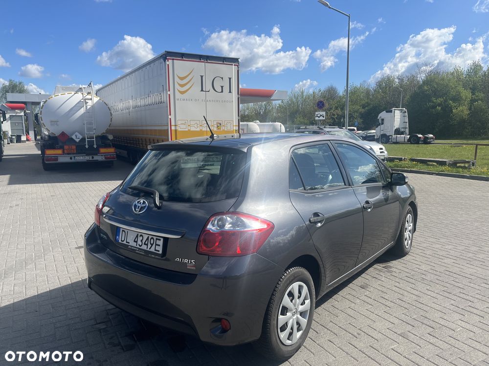 Toyota Auris 1.4 D-4D Terra - 4
