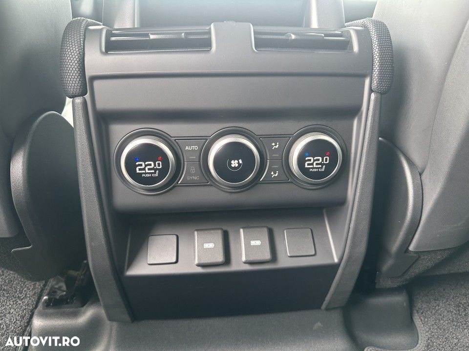 Land Rover Defender - 30