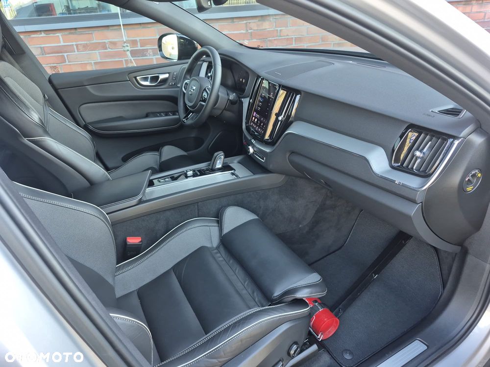 Volvo XC 60 B4 D Geartronic RDesign - 34