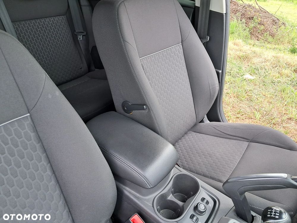 Ford Focus 1.6 TDCi DPF Champions Edition - 25
