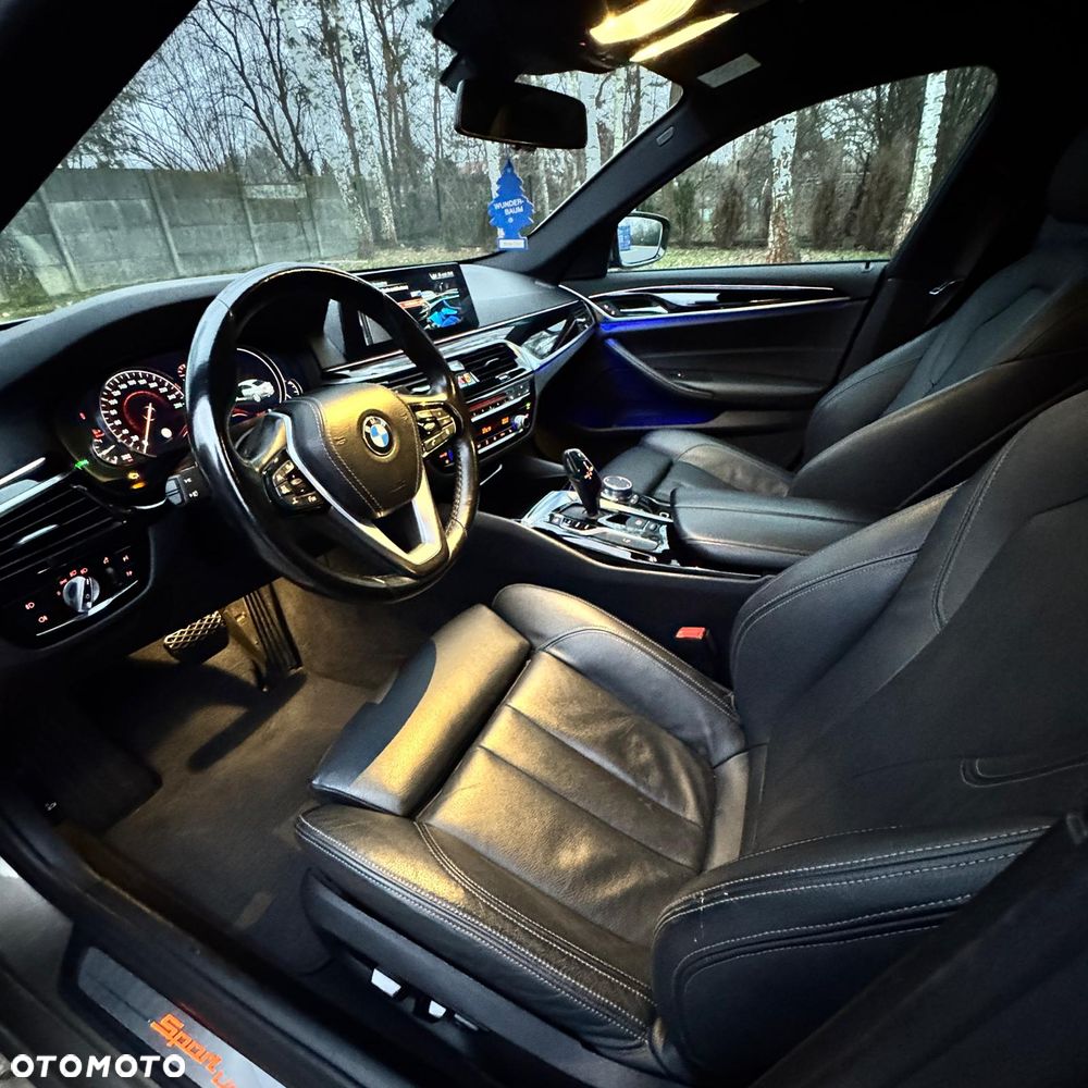BMW Seria 5 530d Sport Line - 19