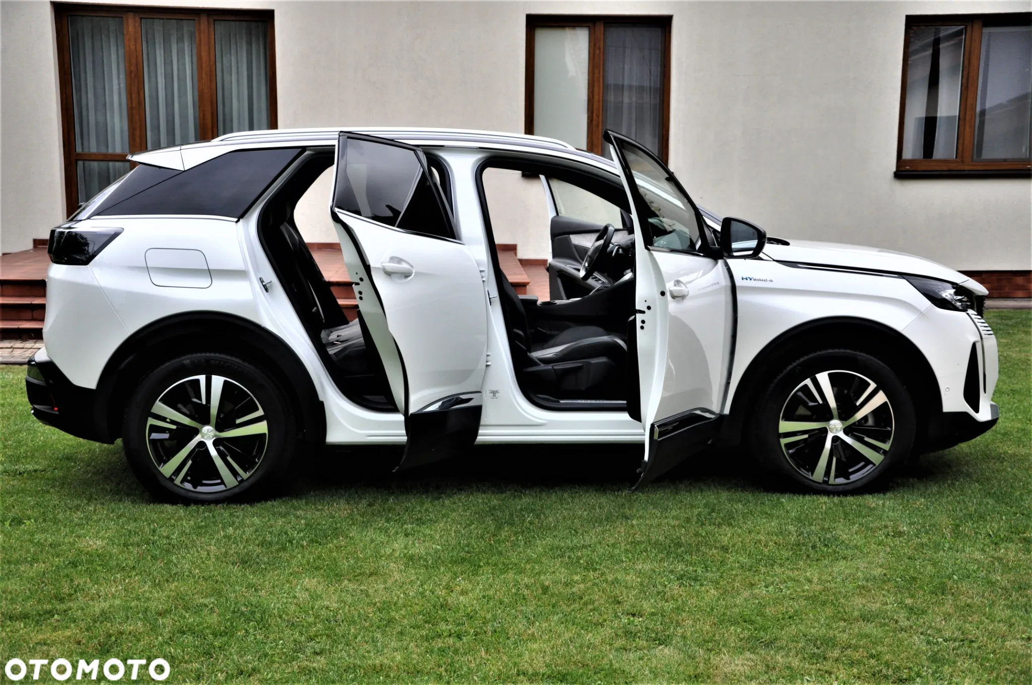 Peugeot 3008 1.6 PureTech HYbrid GT Line S&S EAT8 - 11