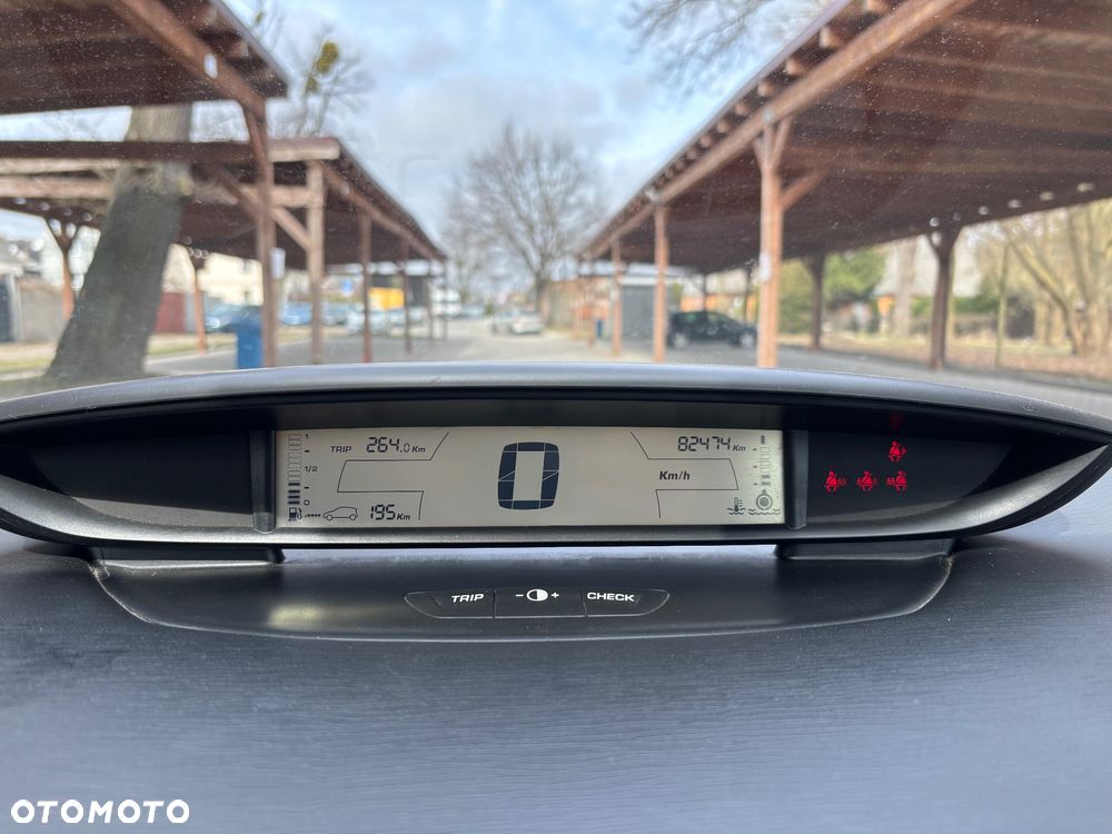 Citroën C4 1.4 16V Style - 27