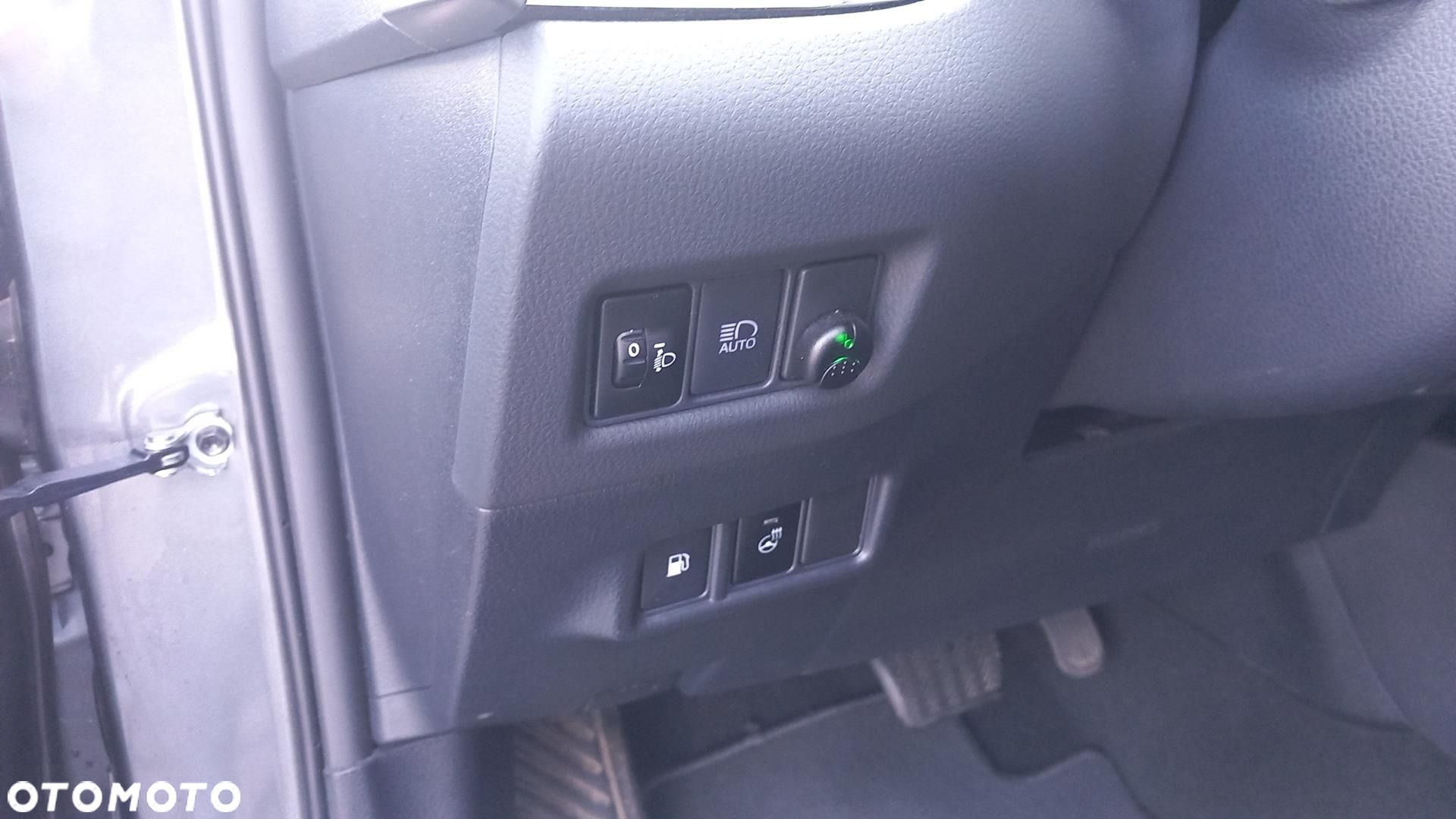 Toyota C-HR - 21