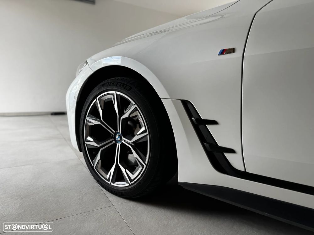 BMW i4 eDrive40 Pack Desportivo M - 10