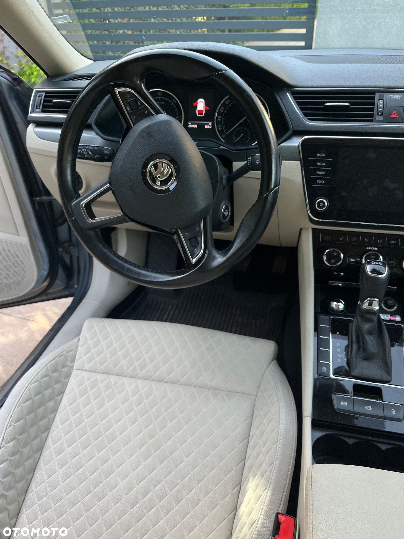 Skoda Superb 2.0 TDI Active DSG7 - 9