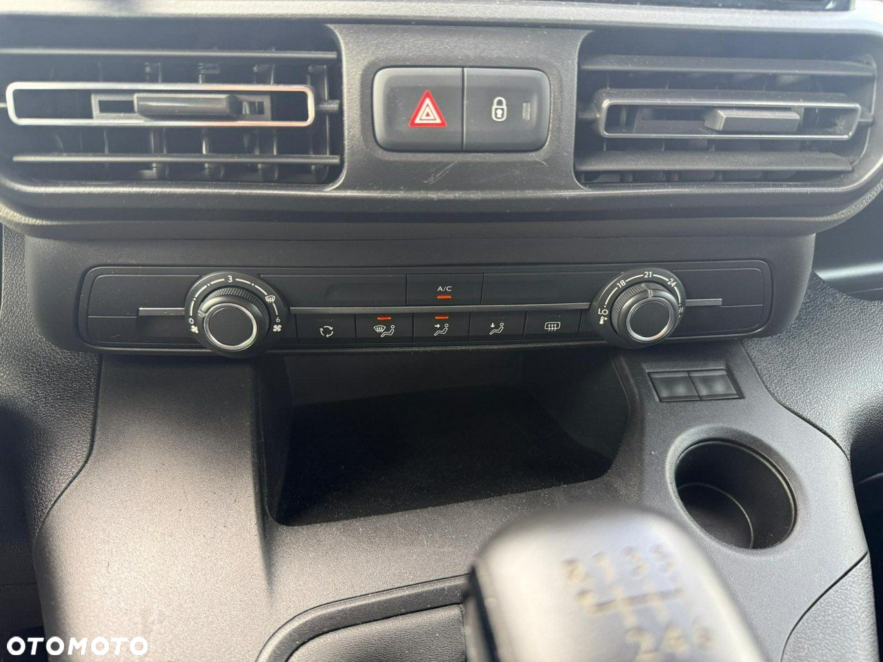Peugeot Rifter - 16