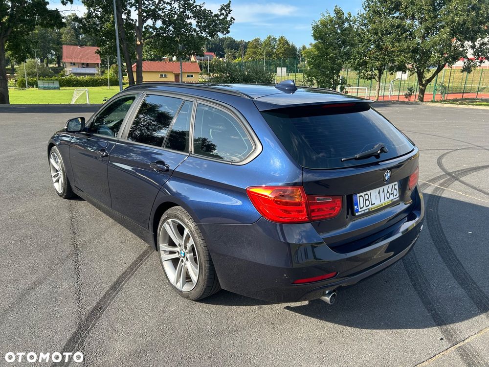 BMW 3 Series 2012 photo 5