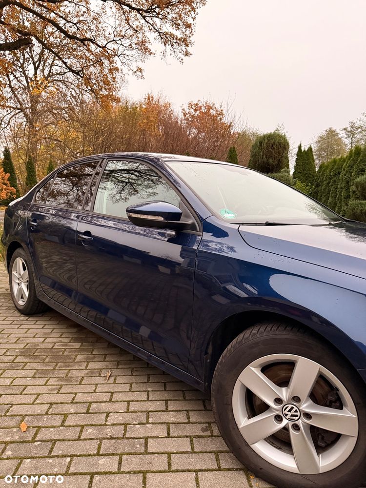 Volkswagen Jetta - 12
