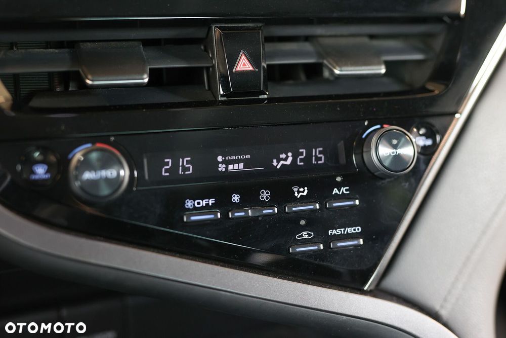 Toyota Camry - 36