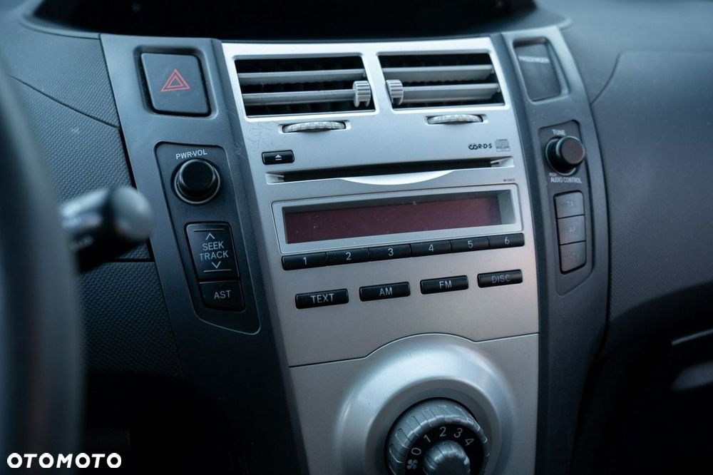 Toyota Yaris - 15