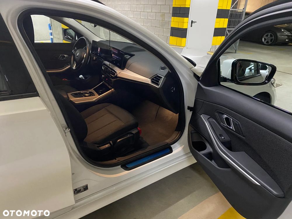 BMW Seria 3 320i Advantage - 17
