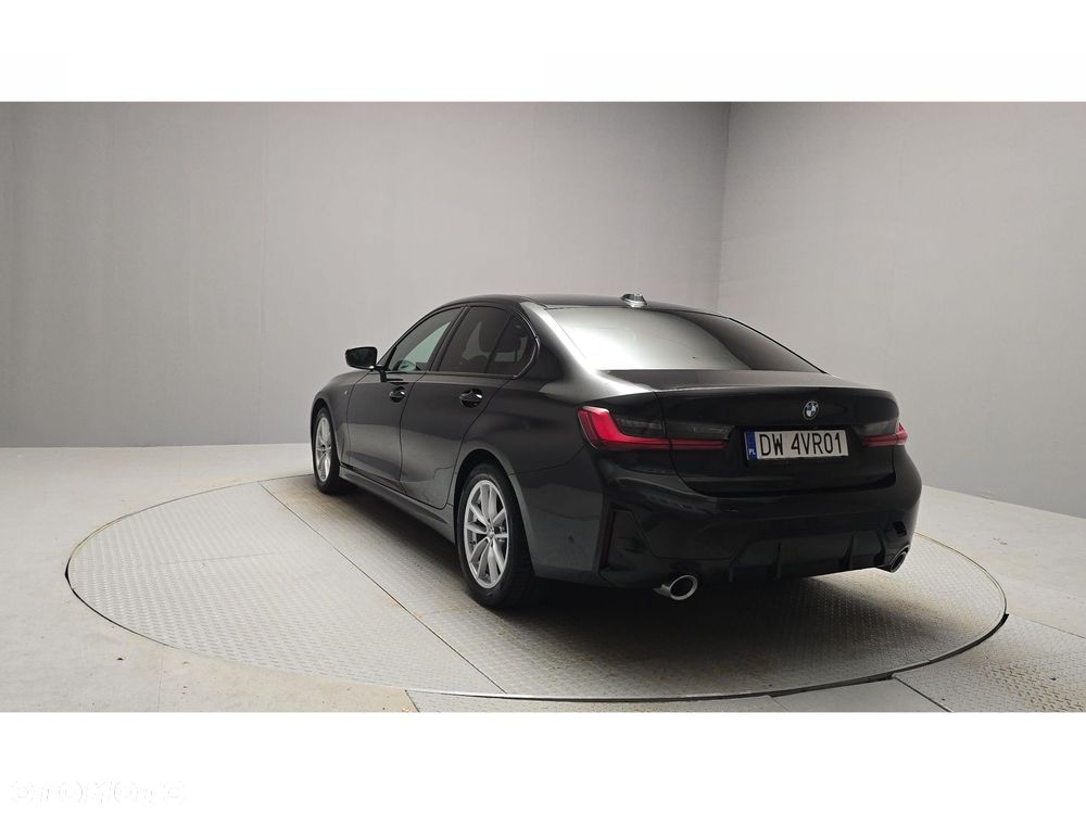 BMW Seria 3 320d xDrive mHEV M Sport - 4