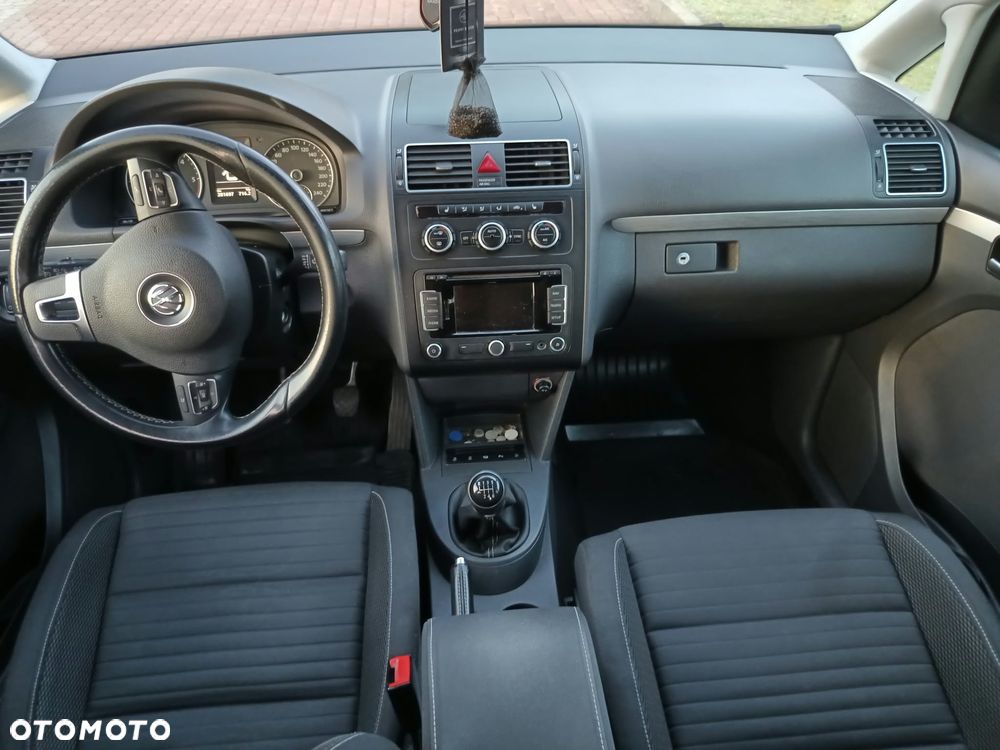 Volkswagen Touran 2.0 TDI DPF Highline - 23