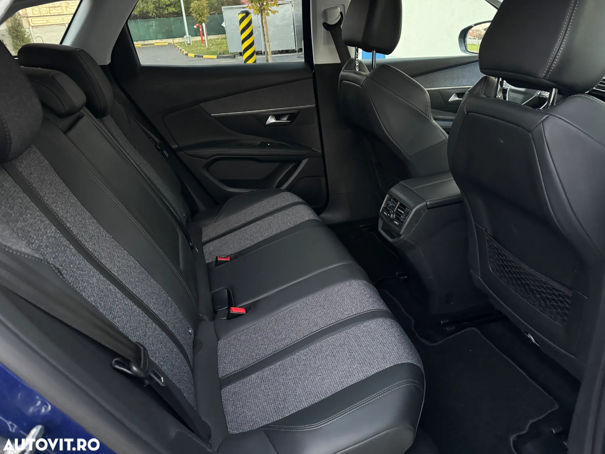 Peugeot 3008 1.2 PureTech 130 EAT8 Allure Pack - 11