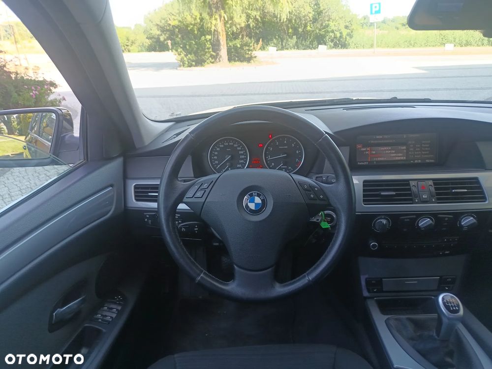 BMW Seria 5 520i Edition Sport - 12