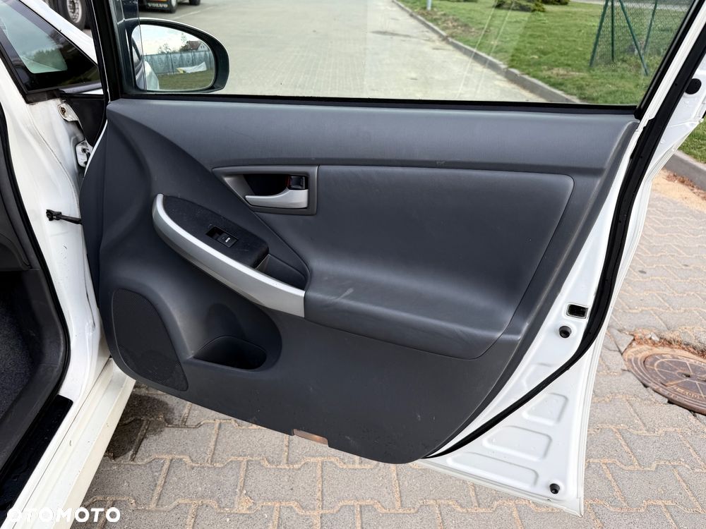 Toyota Prius 1.8 HSD Prestige - 14