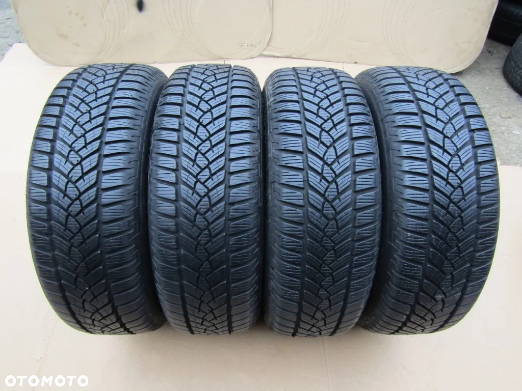 4x Felgi Koła 16 Dacia Duster OE I II / 6,5j 5x114,3 ET50 Opony 215/65 - 10