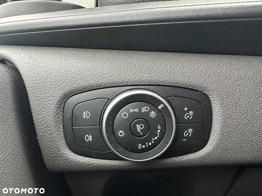 Ford TRANSIT CUSTOM - 11