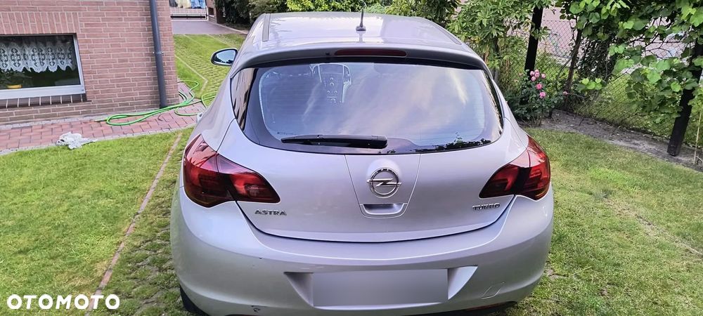 Opel Astra 1.6 Turbo - 4
