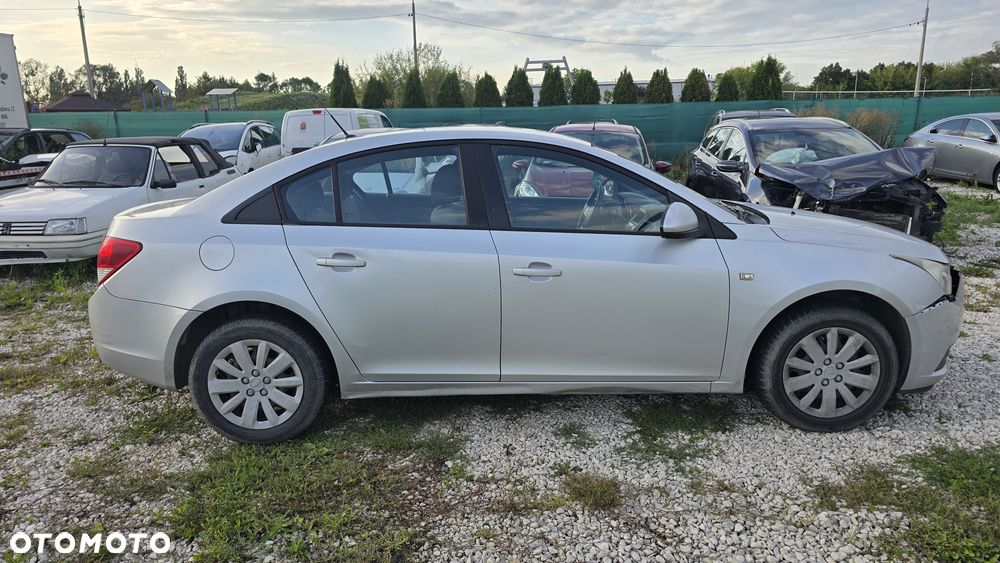Chevrolet Cruze - 8